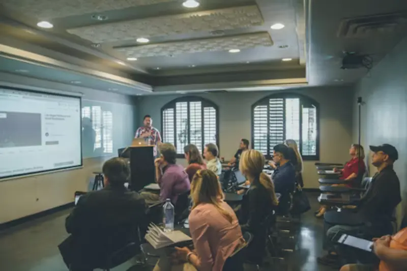Turma de capacitação profissional gratuita do Instituto Politécnico do Brasil